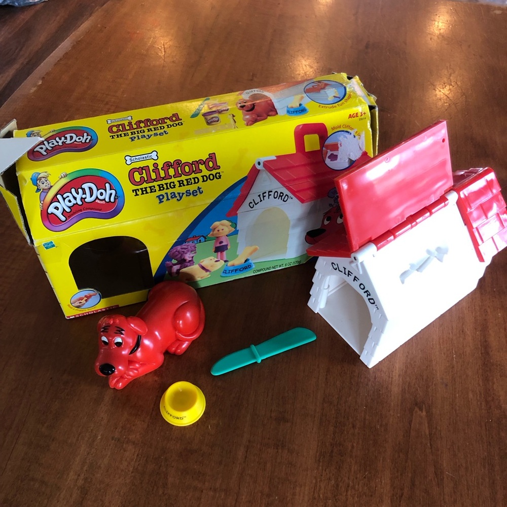 Rare 2002 Clifford the Big Red Dog Play Doh House Mold Scholastic With Box